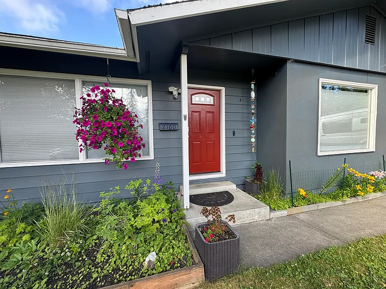 2160 Stanford Dr — Photo 14