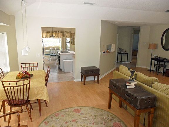 GREAT ROOM INTO KITCHEN