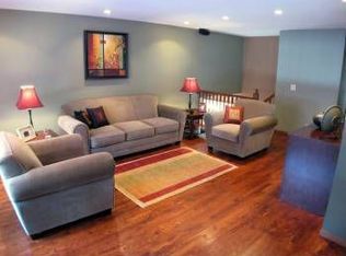 10150 Boone Cir, Bloomington, MN 55438