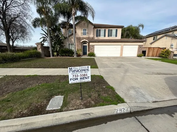 2926 W Newton Ct, Visalia, CA 93291