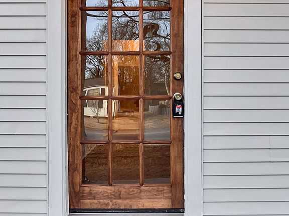 5th image of 408 Highland Cir
