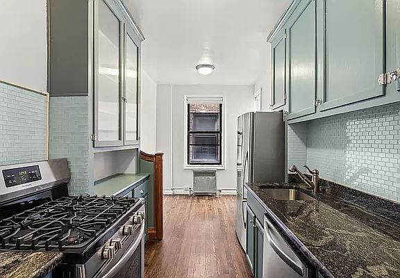 2nd image of 3875 Waldo Ave APT 10L