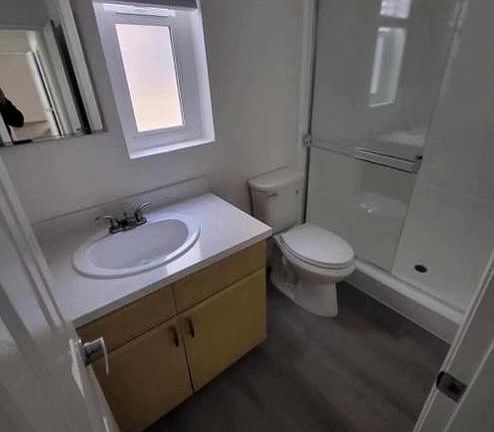 5th image of 4949 Tyrone Ave #7B