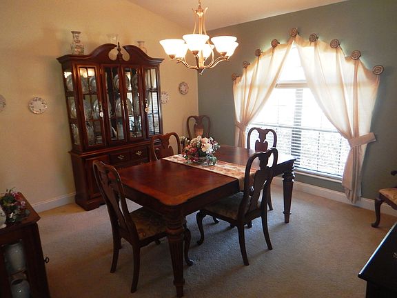 5th image of 6228 SE 10th Pl