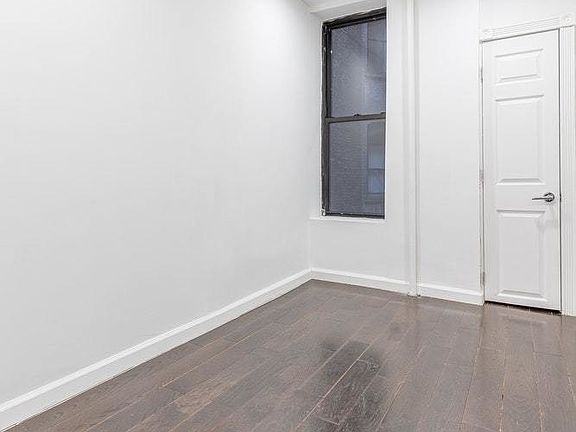4th image of 174 Thompson St #2FW
