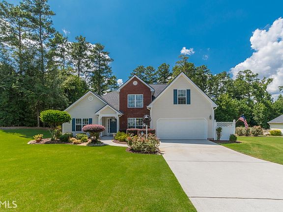 2nd image of 765 Winding Grove Ln