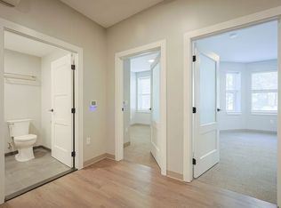 98 Hemenway St, Boston, MA 02115