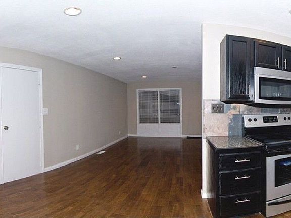 5th image of 6708 Fairwood Dr