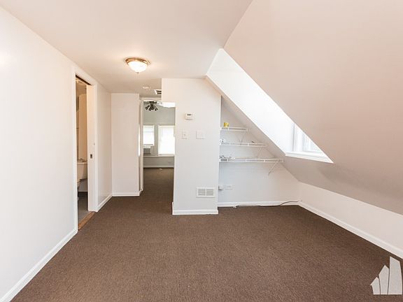 4th image of 2723 N Hamlin Ave APT 3