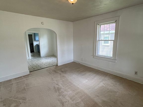 2nd image of 711 Madison St