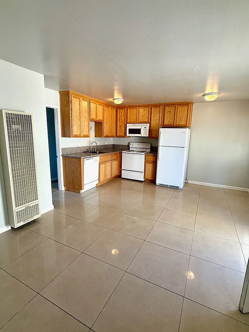 336D E. Sycamore St. — Photo 1