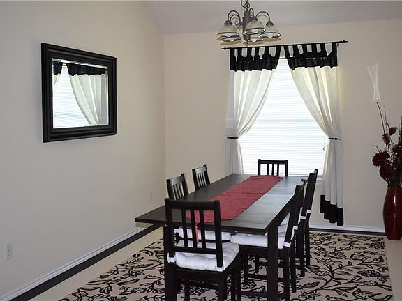 4th image of 118 Campos Dr