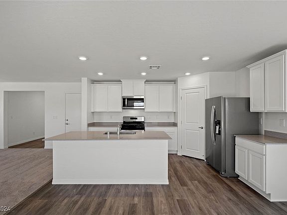 4th image of 2722 Pavehawk Way N