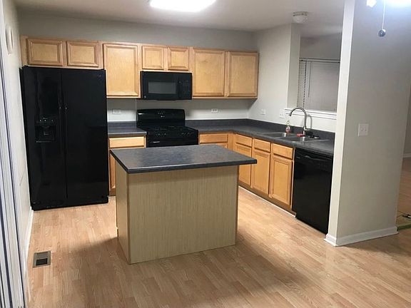 3rd image of 32 W Big Horn Dr