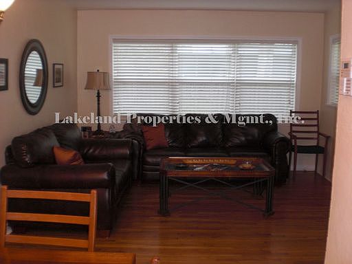2nd image of 3209 Buckingham Ave