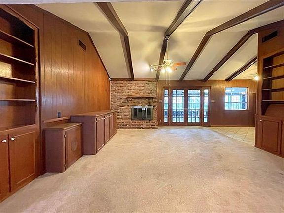 4th image of 882 Harwell St