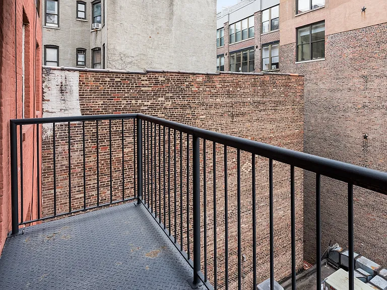 350 W 14th St #5A — Photo 4