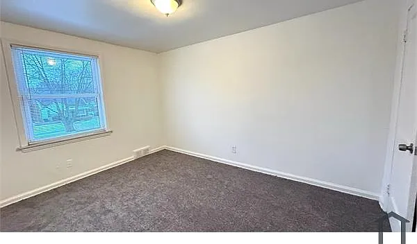 20504 Regent Dr — Photo 5