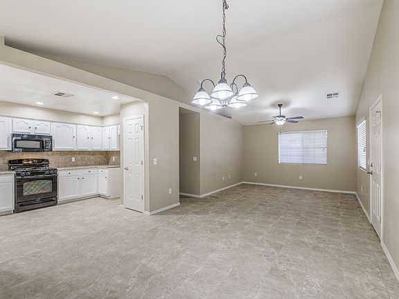 3rd image of 1117 E Love St