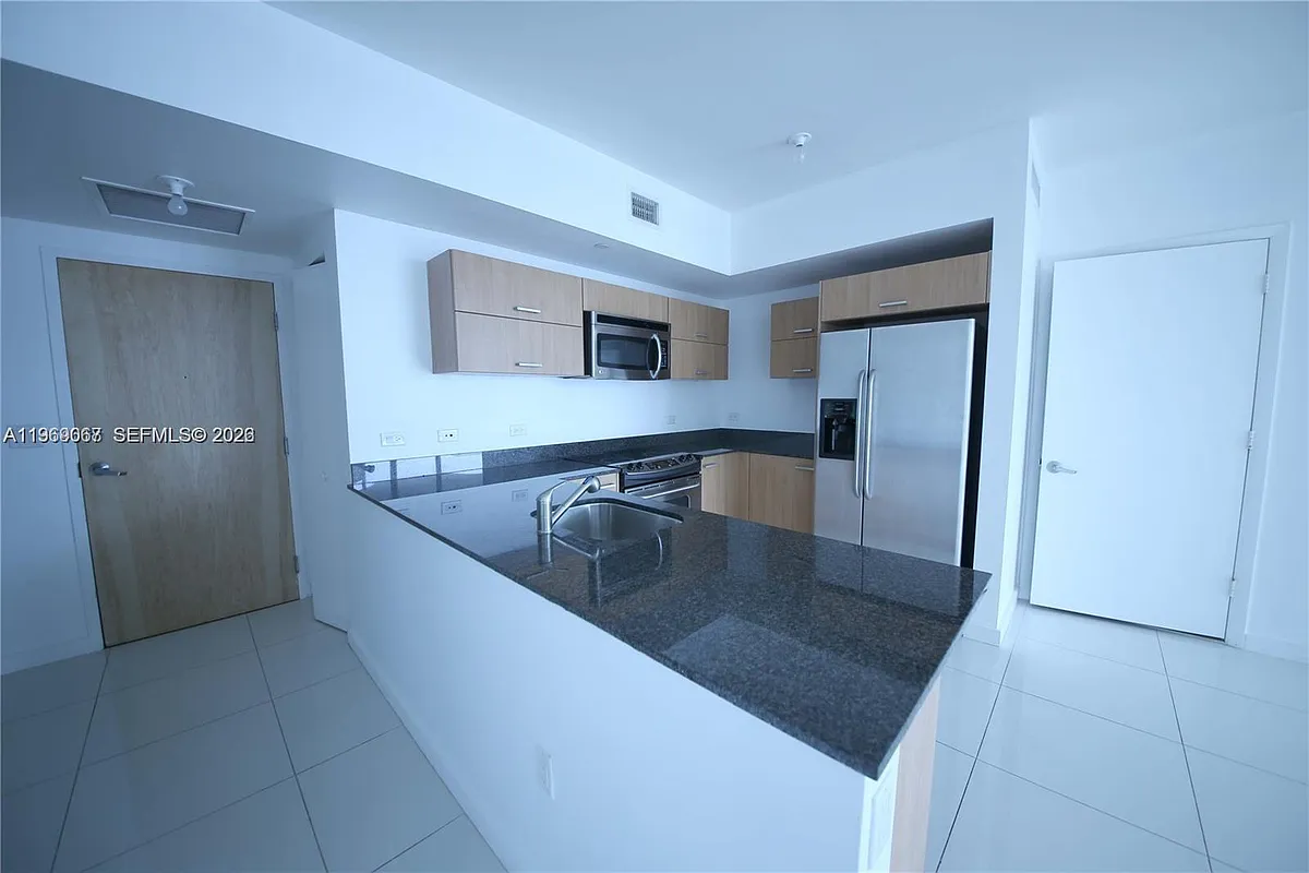 Building Photo - 350 S Miami Ave #3306