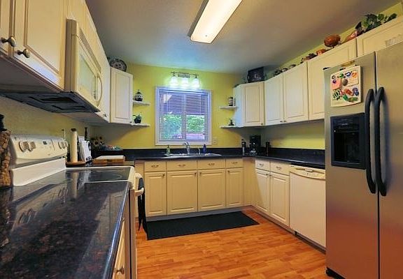 3rd image of 16-2049 Vanda Dr