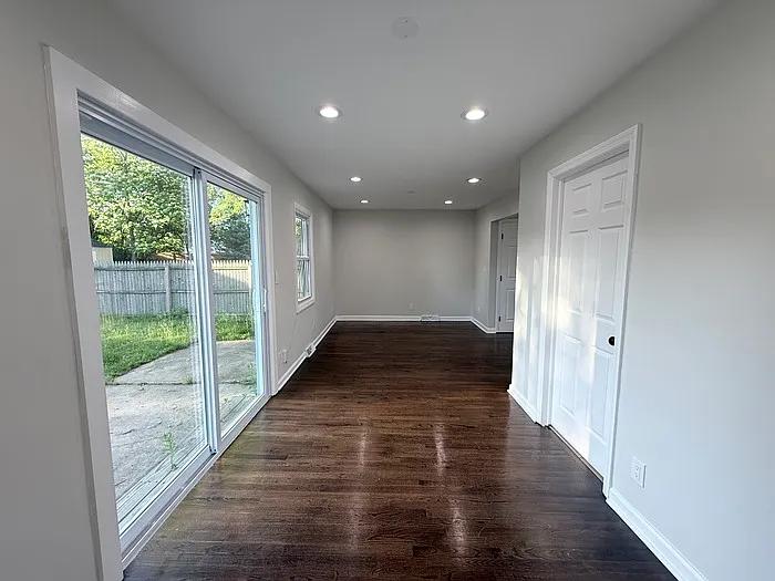 40 Eisenhower Dr — Photo 14