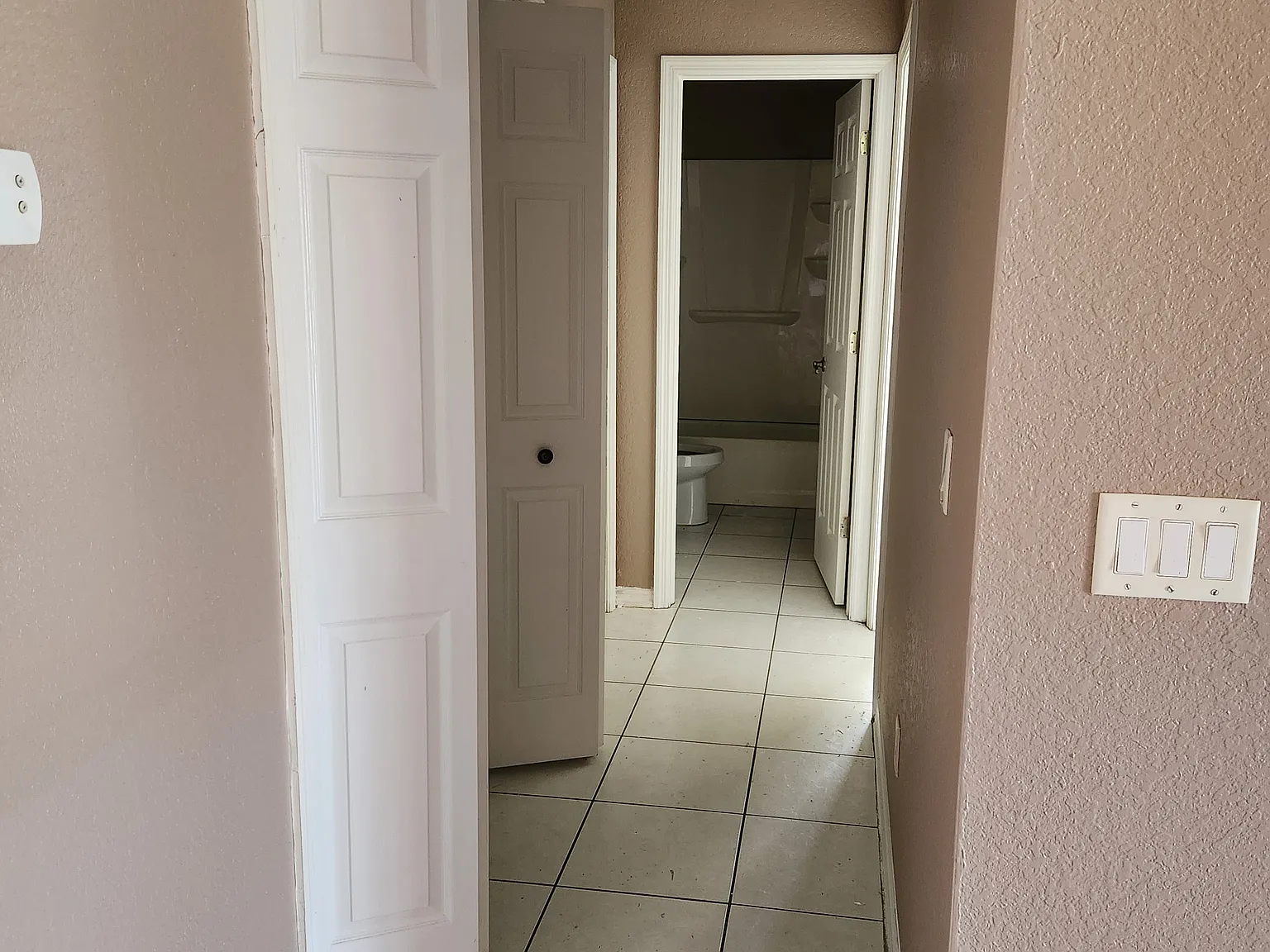 2 bed, 1300 sqft, $1,700 — Photo 4