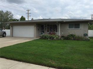 3850 Bicsak Dr, Warren, MI 48092