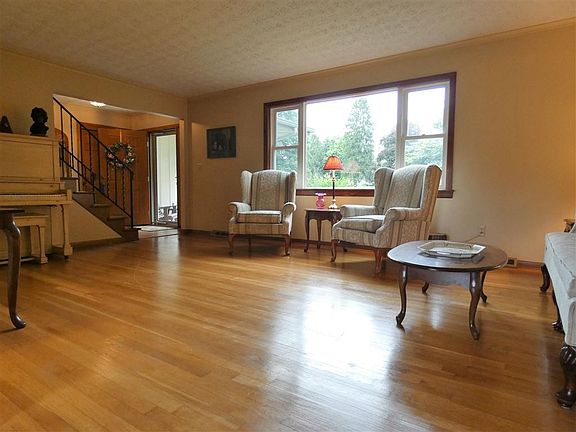 5th image of 13415 Hardwick Ct NW