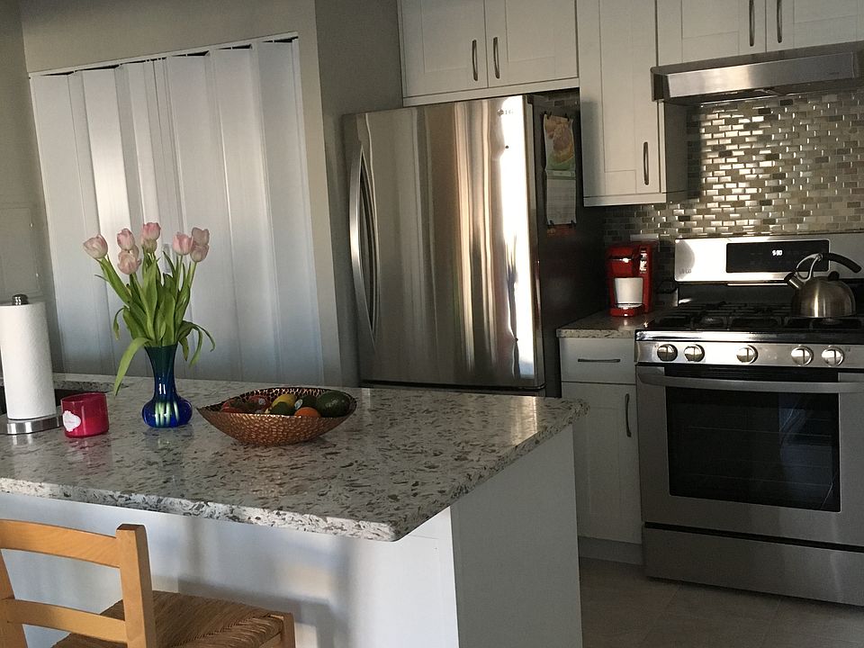 2nd image of 1404 Cove Dr