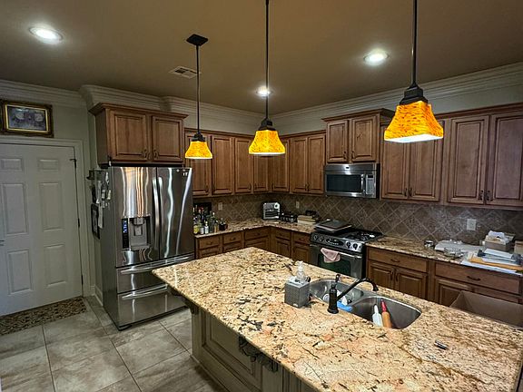 3rd image of 401 Harbor Bend Blvd #B