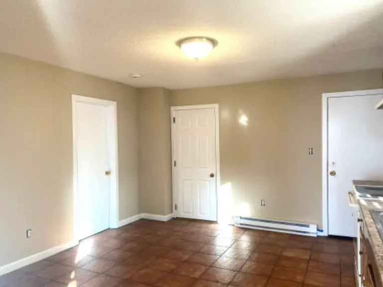 210 Pine St #2 — Photo 2