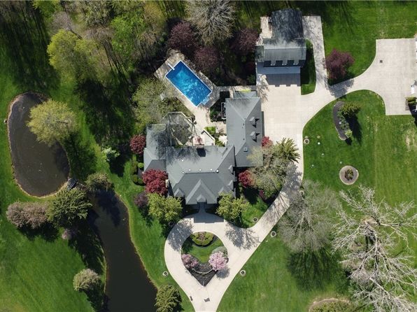 9870 Hobart Rd, Waite Hill, OH 44094