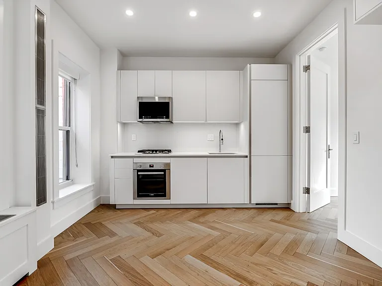 433 Dean St #13 — Photo 1