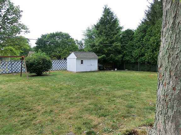 4th image of 487 Normandy Dr