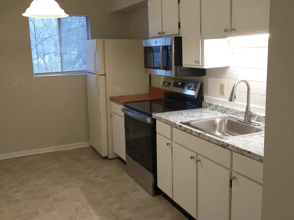 130 S Estes Dr APT D10, Chapel Hill, NC 27514