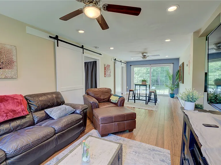 535 Ten Rod Rd #B — Photo 14
