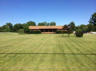 1040 N Cousino Rd, Oregon, OH 43616