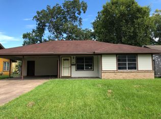 5860 Picadilly Ln, Beaumont, TX 77708
