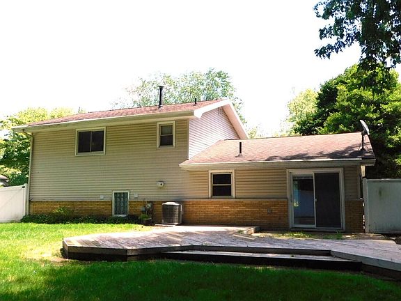 4th image of 5628 Newton Ave