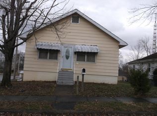 1200 S Webster St, Harrisburg, IL 62946