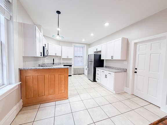 3rd image of 508 N Allison St #A