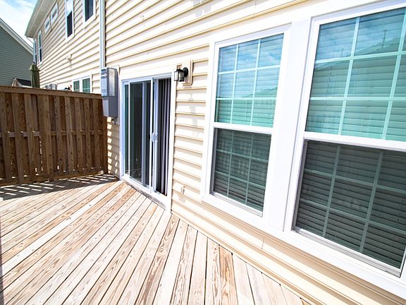 4th image of 212 Carnelian St