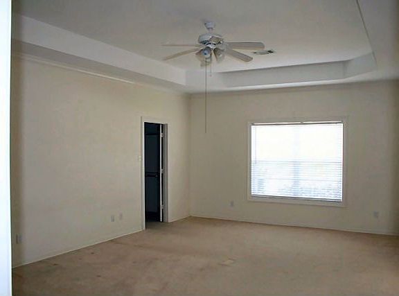 5th image of 110 Elsinore Dr