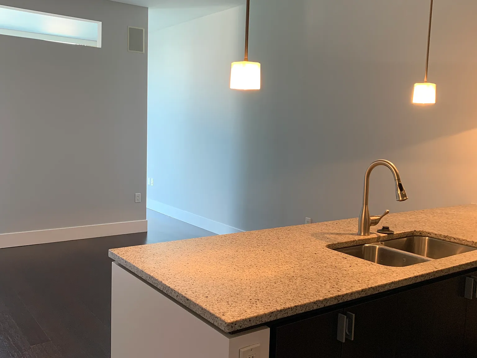 Studio, 621 sqft, $2,100 — Photo 2