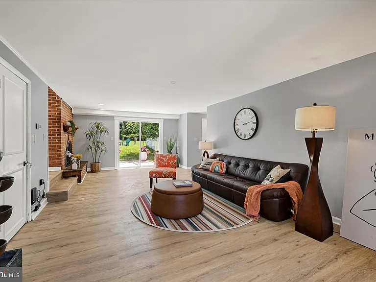 10533 Stevenson Rd — Photo 24