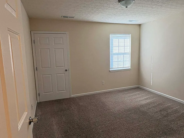 1618 McIntosh St #D — Photo 7