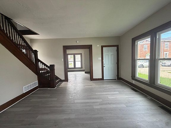 3rd image of 329 W Grant St