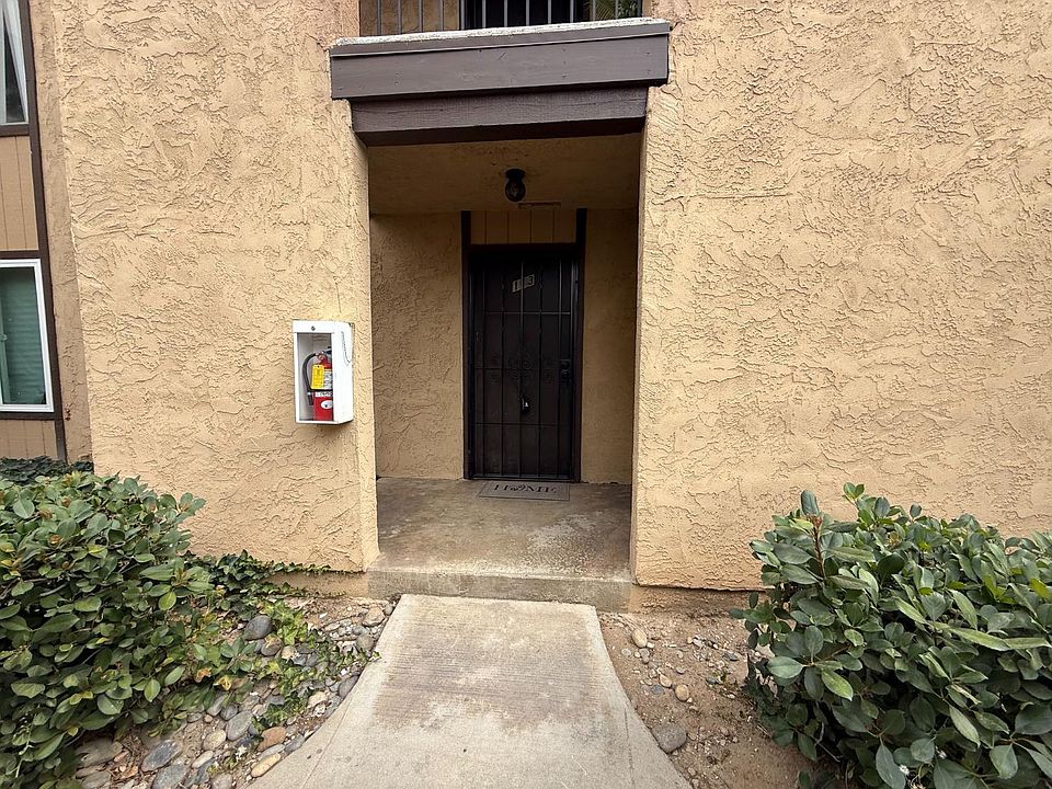 1st image of 1550 W Ashlan Ave APT 113