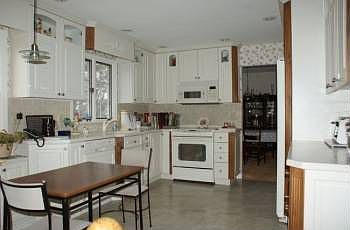 5th image of 48 Green Meadows Ln
